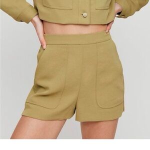 Aritzia Wilfred Bossier High Waisted Shorts size small